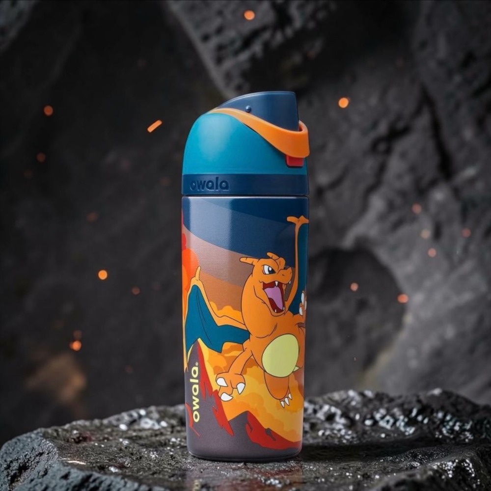 POKEMON x OWALA Charizard FreeSip 16oz Bottle NEW IN HAND Target